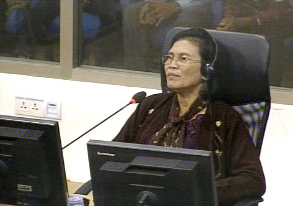 So Socheat, the wife of former Democratic Kampuchea head of state Khieu Samphan, testifies at the Khmer Rouge tribunal on Monday. (ECCC)