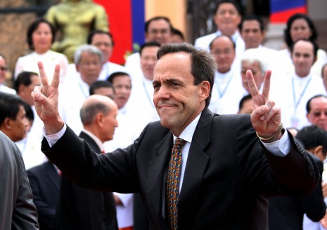 U.S. Ambassador to Cambodia William Todd flashes the 'V sign' on Monday at the opening of the National Assembly. (Siv Channa)