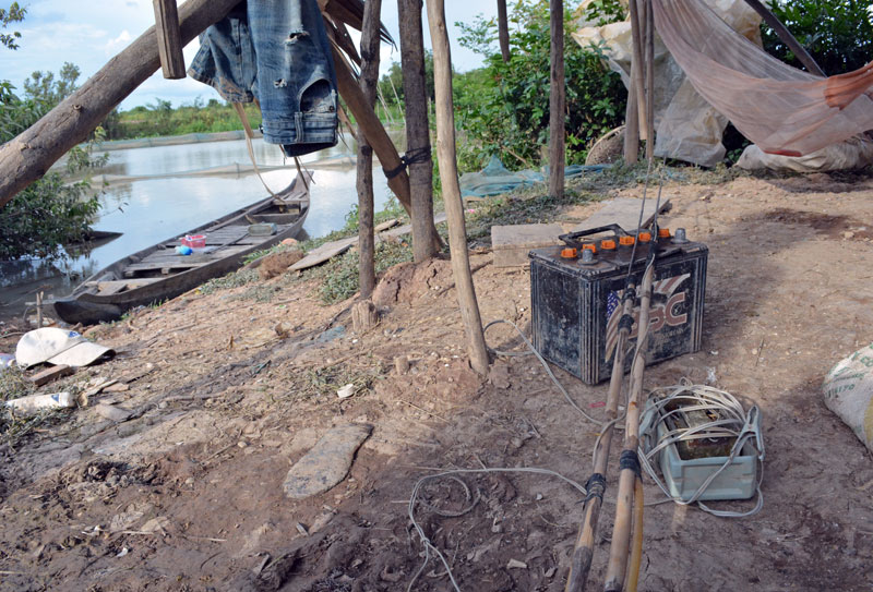 Electro-fishing gear along the shores of Be Prammuoy Lake in Kompong Cham province (Alex Consiglio/The Cambodia Daily)