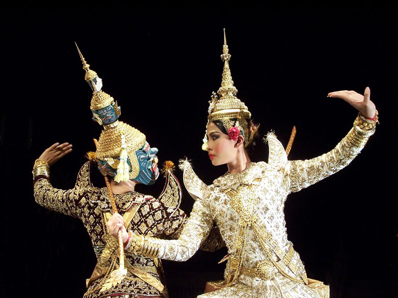 Sot Sovanndy, left, and Sao Somaly perform in 'Robam Virayeak.' (John Shapiro)