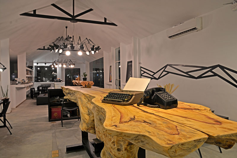 The common workroom at the 1961 Coworking and Art Space in Siem Reap City (Li Minyao)