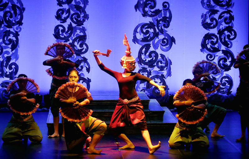 Dancers in the Sophiline Arts Ensemble rehearse a scene from the ballet 'Thunder and Lightning.' (Siv Channa/The Cambodia Daily)