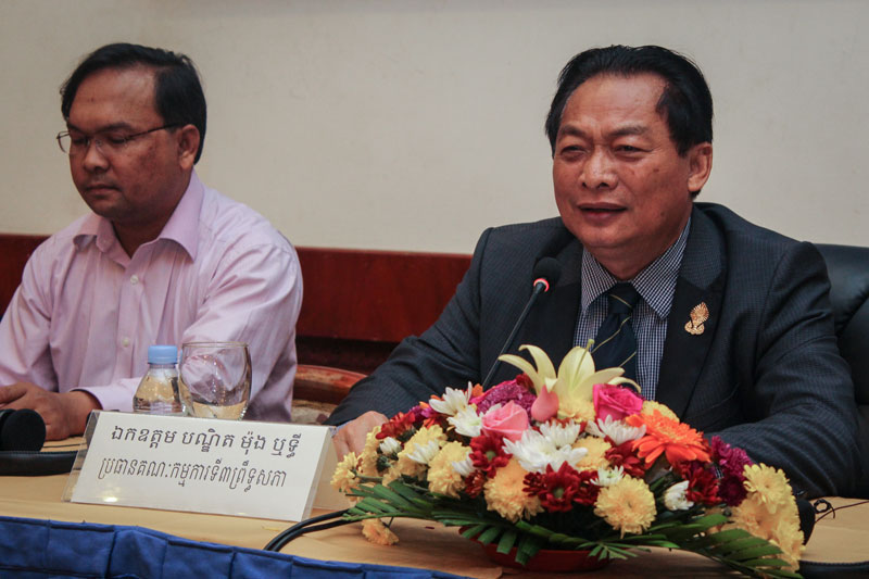 Agriculture and commodities tycoon Mong Reththy speaks during a conference about land reform in Phnom Penh on Tuesday. (Yu Phourn/NGO Forum)