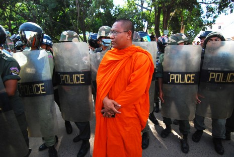 Cambodian Activist Monk Receives Swiss Human Rights Award