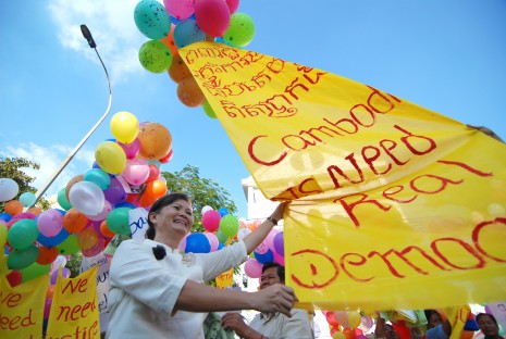 SRP, Activists Release Balloons Asking for Obama’s Help