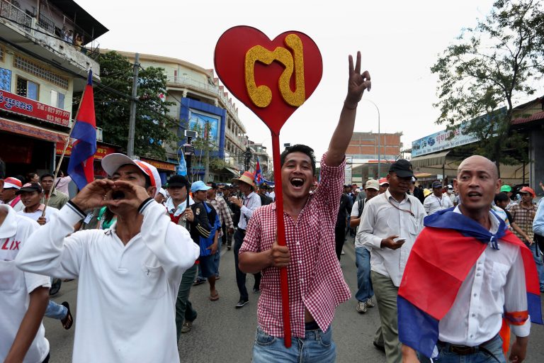 CNRP Marches on First Day of ‘Non-Stop’ Protests
