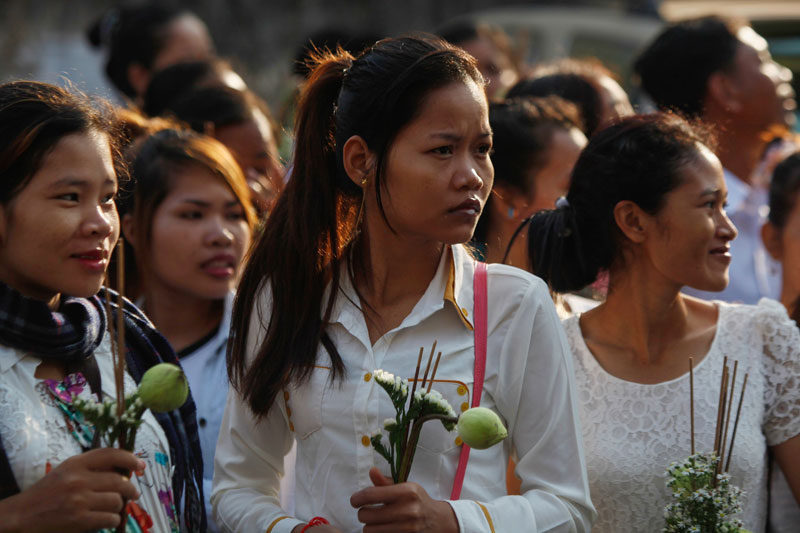 Garment workers gather Thursday morning for a ceremony in Phnom Penh marking the 11th anniversary of the day Free Trade Union leader Chea Vichea was gunned down. (Pring Samrang/Reuters)