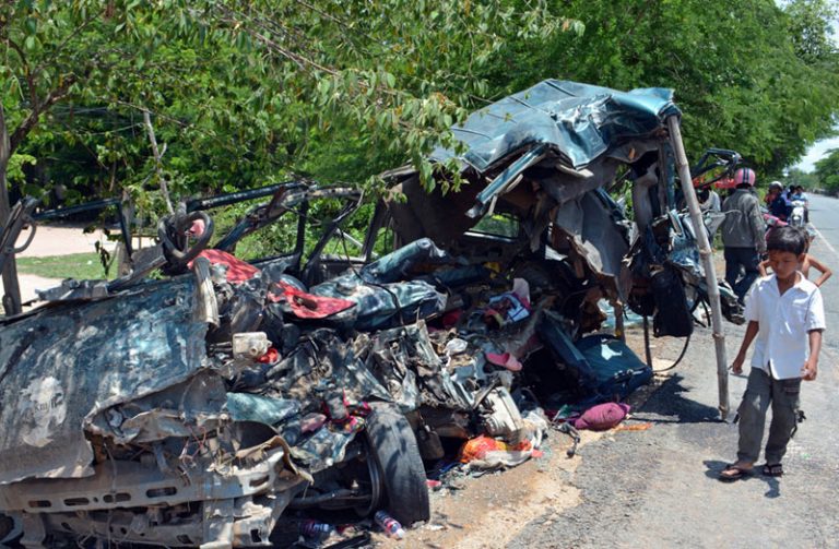Head-On Crash Kills 17 Factory Workers, Driver
