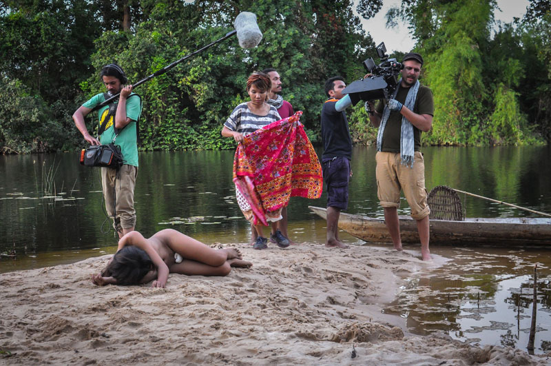 Director Jimmy Henderson, right, prepares to shoot a scene for 'The Uninvited' in Kampot province last week. (Simon Henderson/The Cambodia Daily)