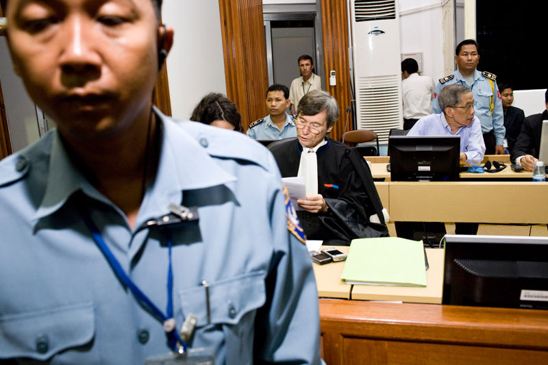 Duch, right, at the Khmer Rouge tribunal on February 17, 2009 (John Vink)