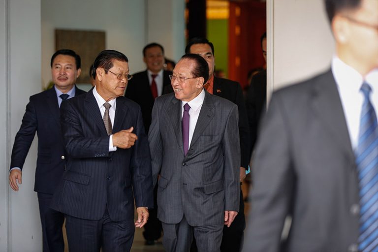Gov’t Asks Laos to Keep Studying Pending Dam