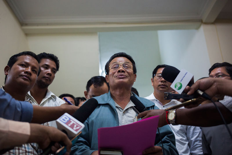 Deputy provincial governor Hou Rattanak speaks to reporters at Bavet City Hall on Tuesday. (Jens Welding Ollgaard/The Cambodia Daily)