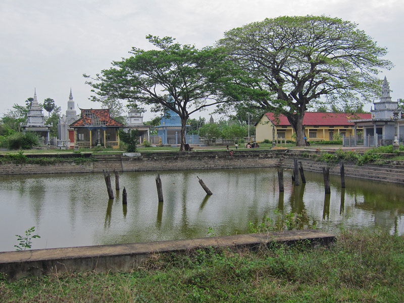 The pond of Wat Veang Chas, where King Ang Duong is said to have hidden his treasure in the 19th century (Steven Boswell)