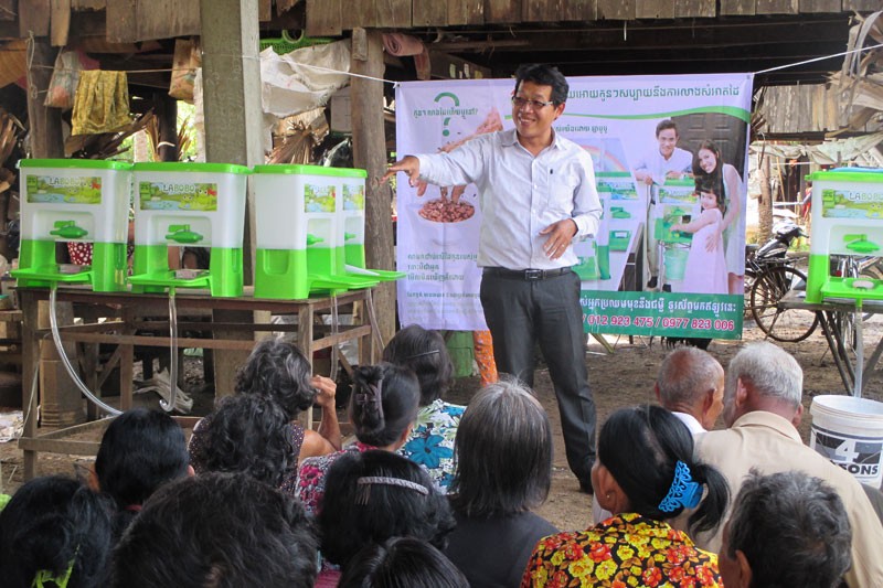 HappyTap sinks are shown to villagers in Kompong Cham province on Global Handwashing Day in October. (Watershed)