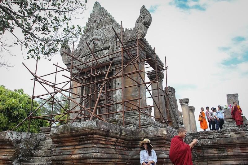 Tourists visit Preah Vihear temple in 2013. (Siv Channa/The Cambodia Daily)