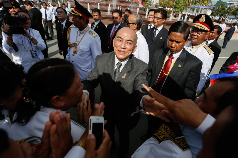 King Norodom Sihamoni greets government officials during Independence Day celebrations in Phnom Penh in November. (Siv Channa/The Cambodia Daily)