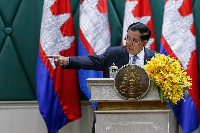 Prime Minister Hun Sen delivers a speech at his office building in Phnom Penh last week. (Siv Channa/The Cambodia Daily)