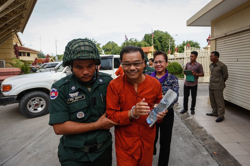 Jailed opposition Senator Hong Sok Hour arrives at the Supreme Court in Phnom Penh on Wednesday. (Siv Channa/The Cambodia Daily)