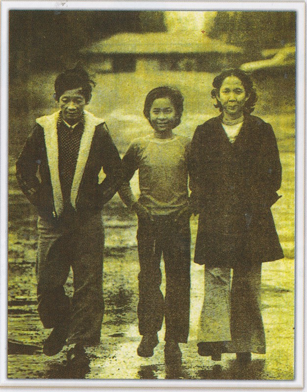 Ms. Vannath with her husband, Ky Boun Yeap, and son, Ky Vannarith, a few months after their arrival in the US in December 1981 (Marv Bondarowicz) 
