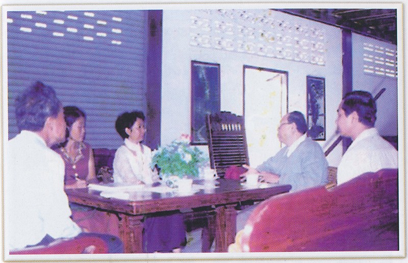 Ms. Vannath, center, meets with former Khmer Rouge foreign minister Ieng Sary, second from right, in Pailin province in 1999. (Chea Vannath collection)