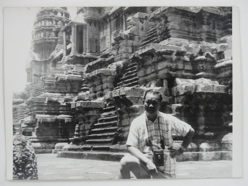 Artist Shui Tit Sing poses in Angkor park during his visit to Cambodia in August 1963. (Singapore Art Archive Project and Koh Nguang How)