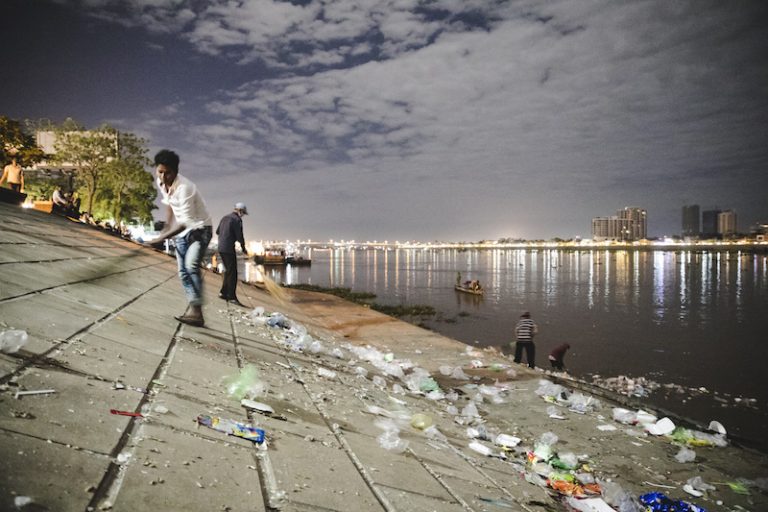 Phnom Penh Struggles to Cope With Water Festival’s Trash