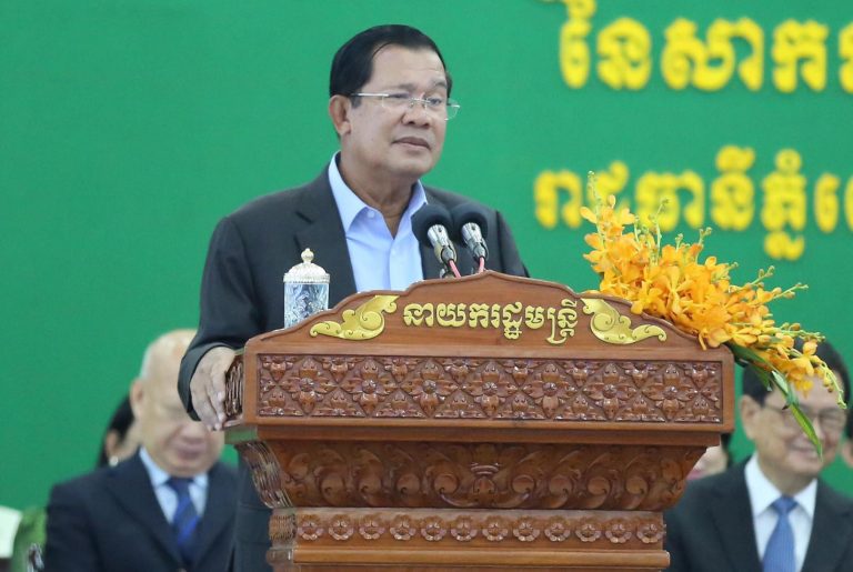 Hun Sen Reprimands Minister in TVK Row