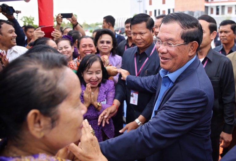 PM Apologizes for Delay in Hosting SEA Games in Cambodia