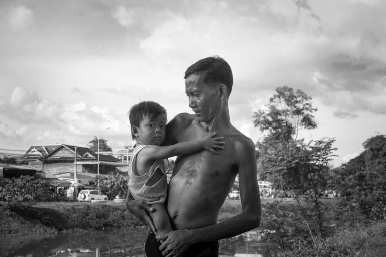 Photographer Captures Intimacy of Daily Life in Cambodia