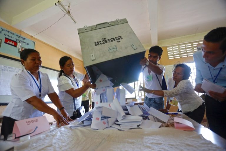 CNRP Will Propose Changes to Allow Voting From Abroad