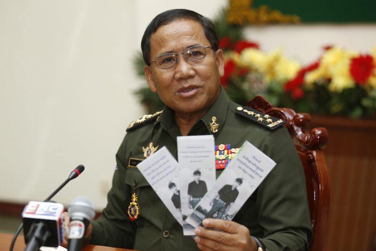 Thousands of Pamphlets Prepared for Hun Sen Celebrations