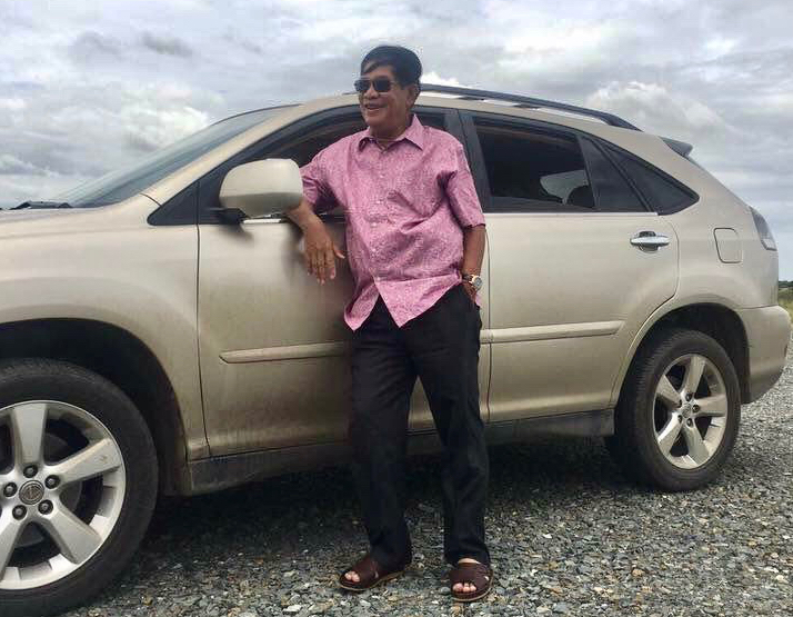 Hun Sen Hits Back at Rumors of Illness With Selfies, City Drives