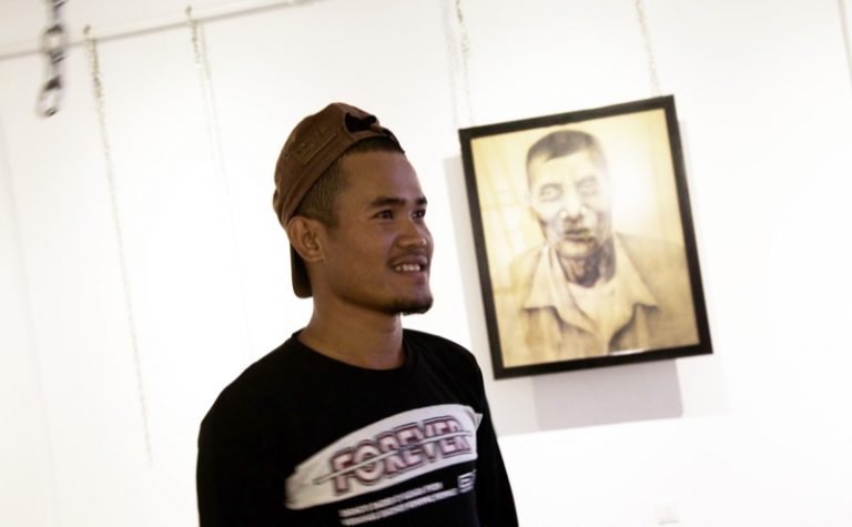 Artist Sheds Light on Daily Cambodian Life Through Canvas