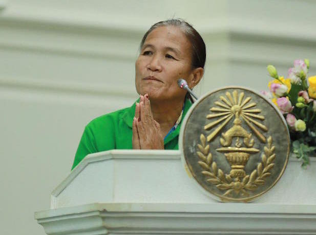 Hun Sen Offers More Land to Boeng Kak Holdout Families