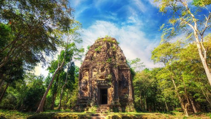 Discover the hidden temples of Cambodia