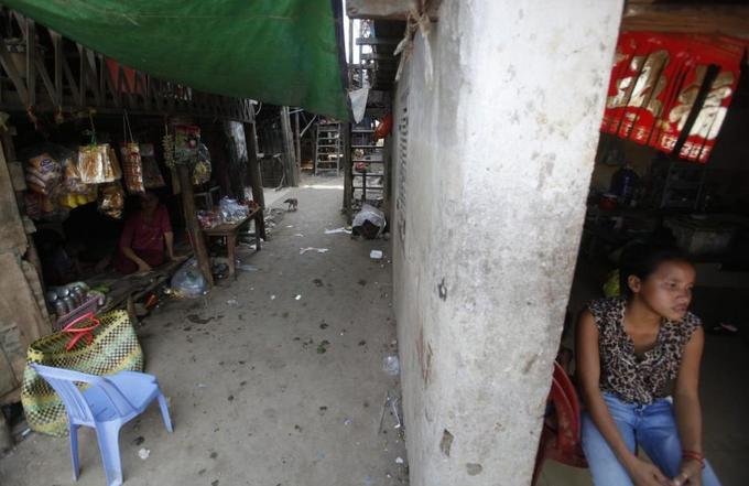 Cambodia offers ethnic Vietnamese short-term residency in migrant crackdown reprieve