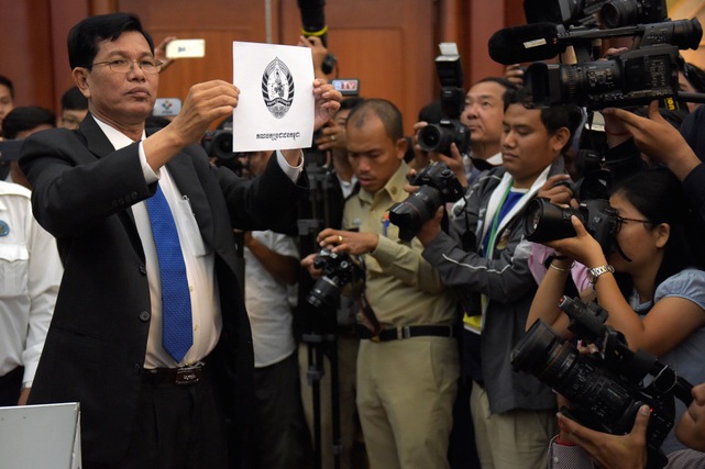 Cambodian groups seek revocation of new online directive ahead of elections