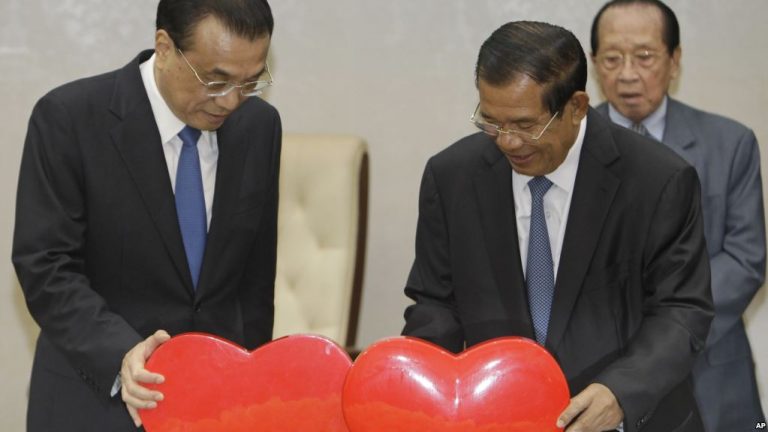 Analysts See Close Ties in Cambodia-China Anniversary Letters