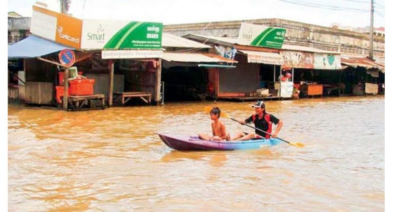 Thousands displaced in Cambodia by flooding of Mekong