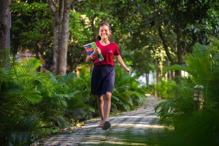 A Girl From A Groundbreaking School In Cambodia Visited Google HQ – This Is The Question She Asked