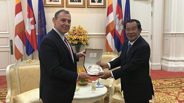 Outgoing US Ambassador to Cambodia Calls For Release of Opposition Chief, Political Reconciliation