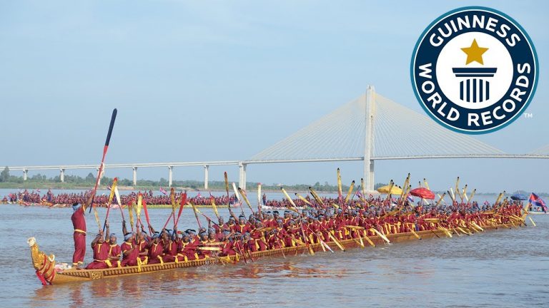 Half-mile-long dragon boat is almost the same length as the Statue of Liberty
