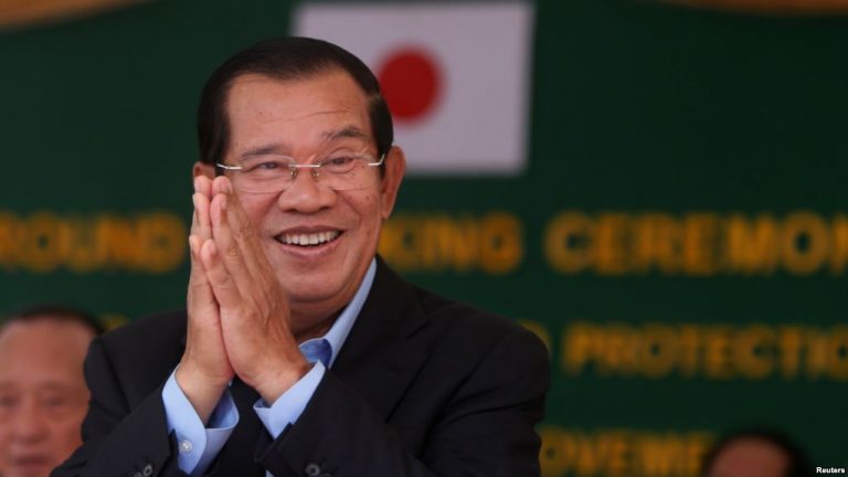 Hun Sen Plays Down Risk From EU Trade Sanctions as Delegation Arrives in Cambodia