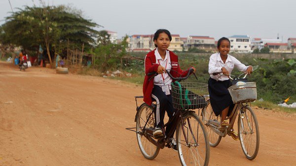 School day shortened in Cambodia amid heatwave fears for children