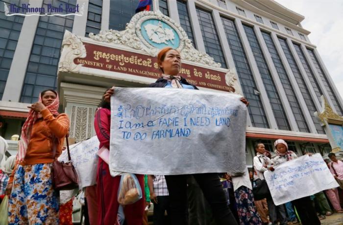 Farmers protest in Phnom Penh against large-scale sugar plantations