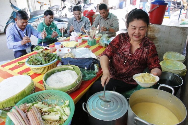 ‘Noodle war’ under way in Cambodia between political rivals