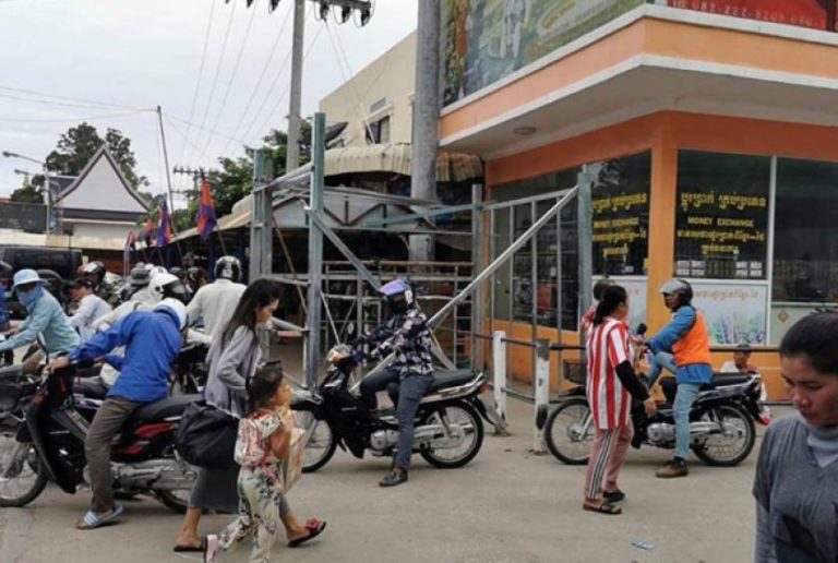 New regulations behind long queues as Sa Kaew border checkpoint bordering Cambodia