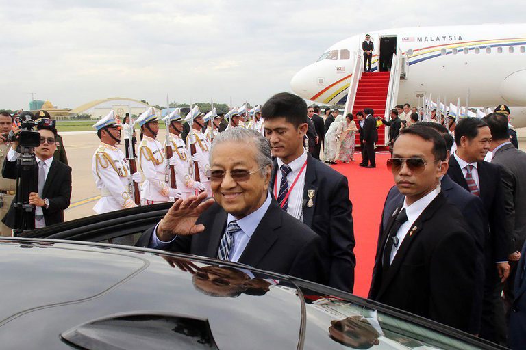 Malaysia’s Mahathir begins state visit to Cambodia