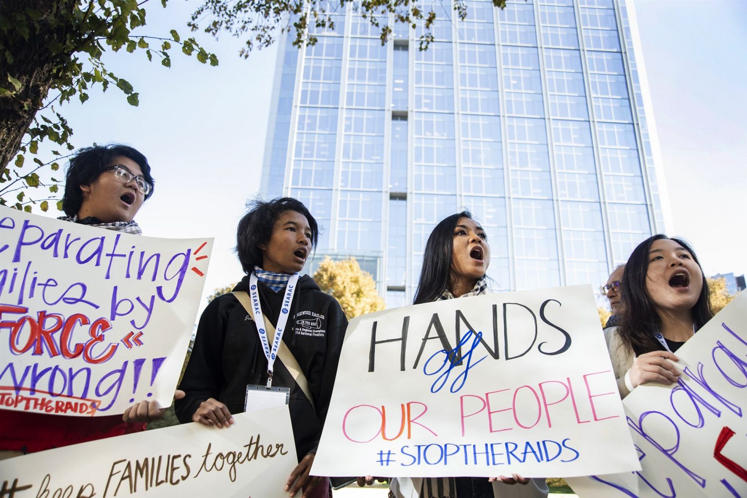 Hundreds Nationwide Demonstrate Against Ice Deportations Of Cambodian Americans The Cambodia Daily