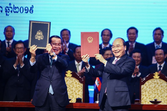 Vietnam, Cambodia sign historic border documents